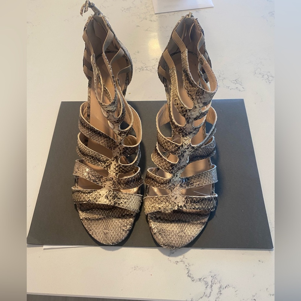 Stuart Weizmann strappy snake sandals size 9.5